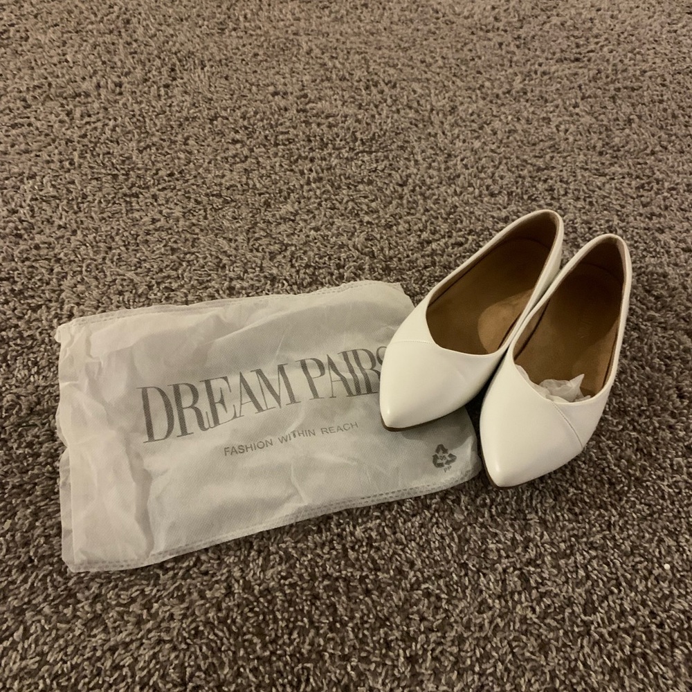 Size 7 white flats